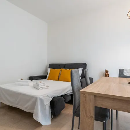 Garden House,pisa Apartmán *