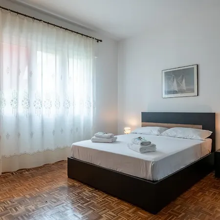 Garden House,pisa Apartmán *