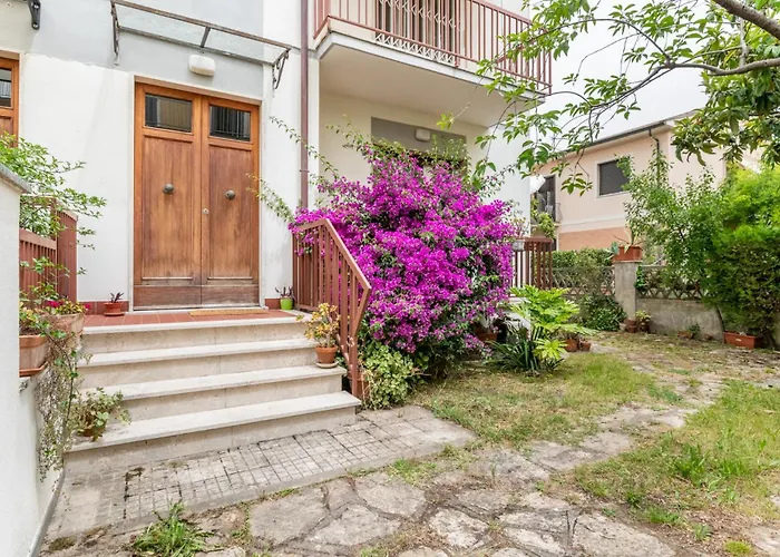 Apartament Garden House,pisa