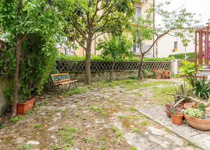 Garden House,pisa Apartament *